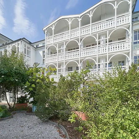 Apartment 617, Seepark *